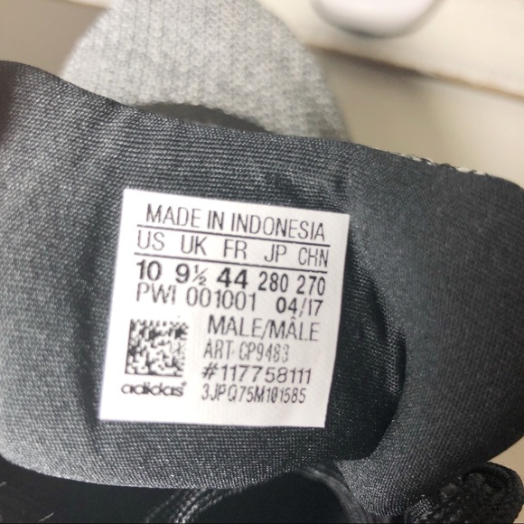 NEW- Adidas Cosmic 2 - Picture 4 of 4